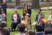 Photo of Cristina Kirchner visitó la UNA y conversó con docentes y estudiantes