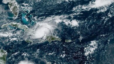 Photo of Cuba aguarda la llegada del huracán Óscar tras dos días de apagón total