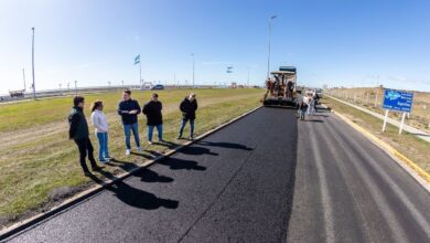 Photo of El Intendente recorrió los avances de obra de remediación asfáltica de la Av. Héroes de Malvinas