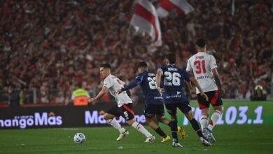 Photo of Vélez quiere seguir en la cima ante un River que apunta todo a la Libertadores