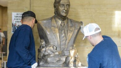 Photo of Pettovello retiró el busto de Néstor Kirchner de una sede de Anses: se lo llevaron en camioneta