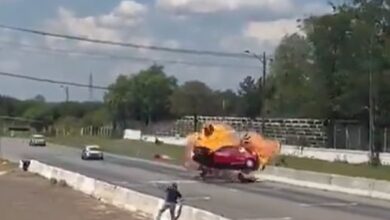 Photo of Video | Dos autos protagonizaron un brutal accidente y provocaron un choque múltiple durante una carrera en Paraguay