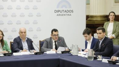 Photo of El secretario de Cultura está en contra de «Cometierra» pero no le pidan que lea