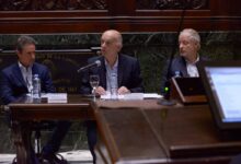 Photo of Néstor Grindetti estaba exponiendo un informe de gestión en la Legislatura porteña pero no tenía la última hoja del discurso: “Papelón, qué desastre”