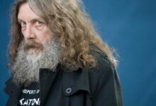 Photo of Un viaje al mundo contracultural de Alan Moore,  artista del cómic