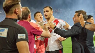 Photo of River perdió el partido, los estribos y quedó envuelto por el escándalo en Mendoza