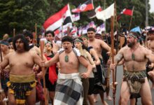 Photo of Con una marcha y un haka masivo, los maoríes se levantan contra un proyecto libertario en Nueva Zelanda