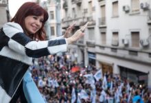 Photo of Cristina escala campaña contra Javier Milei y ocupa la centralidad del PJ en Santiago