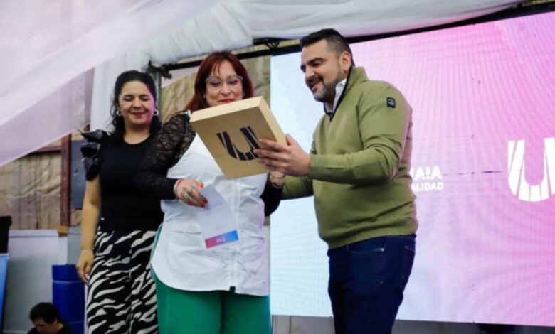 Photo of LA MUNICIPALIDAD DE USHUAIA RINDIÓ HOMENAJE A LOS VECINOS Y VECINAS DE LOS BARRIOS LA CANTERA Y SAN VICENTE DE PAUL