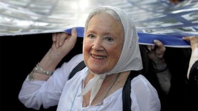 Photo of Las cenizas de Nora Cortiñas fueron sembradas en la Plaza de Mayo