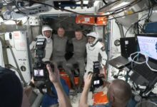 Photo of Los astronautas varados nueve meses en la estación espacial vuelven hoy a la Tierra