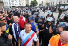 Photo of El Gobierno le prohibió el ingreso a los estadios de fútbol a 26 personas tras los incidentes de la marcha de jubilados