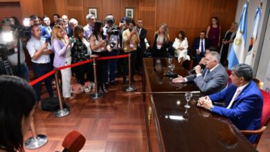 Photo of Jaldo rechazó la intervención con la que amenazó Milei: «Va en contra de la democracia»​Jaldo rechazó la intervención con la que amenazó Milei: «Va en contra de la democracia» 