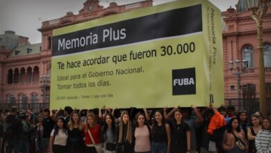 Photo of La FUBA llevó a una inmensa caja de medicamentos para la memoria a casa de gobierno​La FUBA llevó a una inmensa caja de medicamentos para la memoria a casa de gobierno 