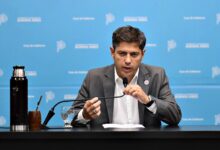 Photo of Kicillof dijo que denunciará a Milei y lo acusó de ser “el principal responsable del narcotráfico”