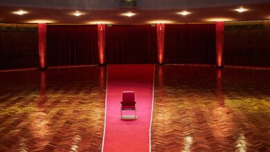 Photo of Asombro, estupor y mística: restauran la platea del Teatro Coliseo, que deja su sala “al desnudo” en una postal inédita