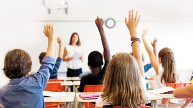 Photo of Así es el proyecto de ley de Illinois que propone una nueva hora de entrada a clases para los chicos