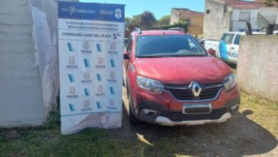 Photo of Chocó contra un árbol y terminó detenido porque manejaba un auto robado