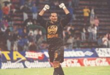 Photo of A 29 años de una noche mitológica del fútbol argentino: Chilavert, un tiro libre de 60 metros y el golazo al Mono Burgos