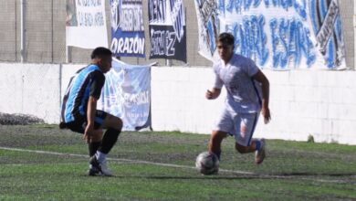 Photo of La CAI aprovechó una pelota detenida en el final y derrotó al campeón