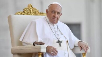 Photo of El papa Francisco cumple un mes de internación y su estado es estable pero complejo