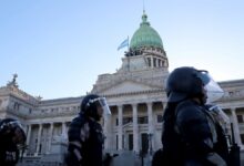 Photo of Otro día de tensión en el Congreso: el Gobierno junta votos para el acuerdo con el FMI y enfrenta una nueva marcha