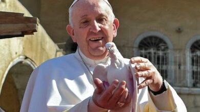 Photo of Murió el Papa Francisco: en el campo despiden al Santo Padre “símbolo de la esperanza”