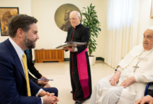 Photo of El papa Francisco recibió al vicepresidente de EEUU en medio de la tensión por aranceles