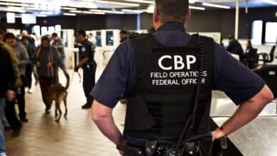 Photo of Bolsos de diseñador, carteras, ropa y relojes: la razón por la que CBP incauta productos en la frontera de EE.UU.