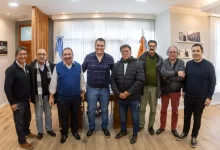 Photo of El Intendente mantuvo un encuentro con ex trabajadores y jubilados de YPF