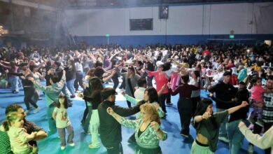 Photo of Una noche de música y cultura: Río Grande celebró el 25 de Mayo con una gran peña
