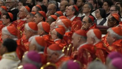 Photo of Los cardenales eligen el nuevo papa en un contexto de fuerte división e incertidumbre​Los cardenales eligen el nuevo papa en un contexto de fuerte división e incertidumbre 