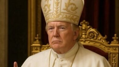 Photo of Donald Trump publicó una foto suya vestido como papa