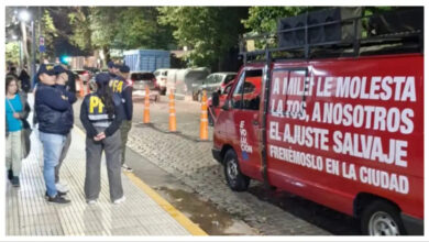 Photo of Detuvieron a siete militantes radicales que hacían campaña contra Milei 