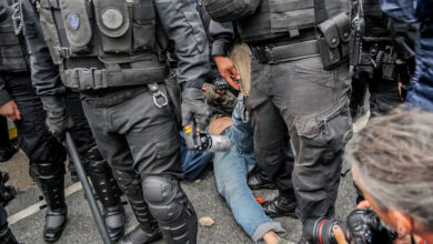 Photo of Un manual para prevenir los gases, los palazos y las cacerías de la Policía de Bullrich 