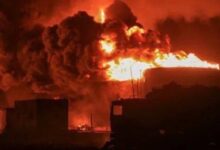 Photo of Israel y EE.UU. bombardean posiciones hutíes en Yemen tras el ataque con misiles cerca del aeropuerto de Tel Aviv