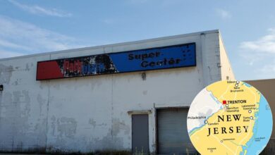 Photo of Por qué este centro comercial de Nueva Jersey es una “cápsula del tiempo” de los años 90