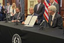 Photo of Espera la firma de Greg Abbott: la ley de Texas para evitar tiroteos en las escuelas