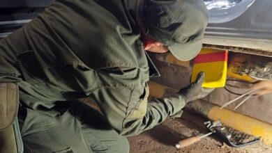 Photo of Habían preparado un vehículo como escondite de drogas, pero no pudieron evitar el decomiso de 161 kilos de cocaína
