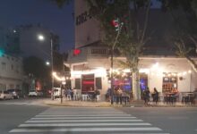 Photo of Le gatilló a un hombre en el pecho y a otro, en la cabeza, pero los disparos no salieron