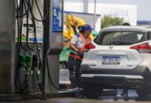 Photo of Por la suba de impuestos, YPF aumentará 1% sus naftas a partir del domingo