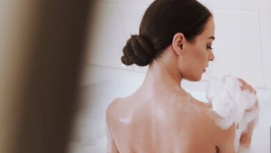 Photo of Microbióloga responde: ¿es mejor para la salud y la higiene bañarse por la mañana o por la noche?