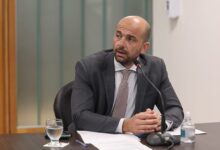 Photo of El Gobierrno desplazará al secretario de Transporte, Franco Mogetta