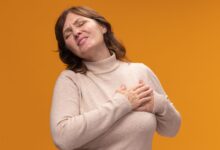 Photo of Un cardiólogo explicó cómo la menopausia puede afectar el corazón de las mujeres