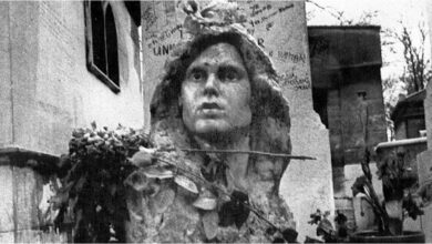Photo of Apareció el busto robado de la tumba de Jim Morrison tras 37 años: lo hallaron por casualidad