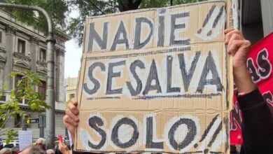 Photo of El Eternauta, presente en la marcha de jubilados: las imágenes