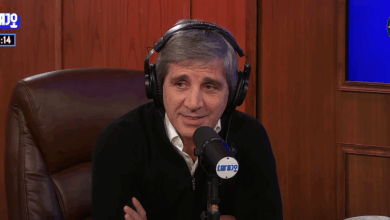 Photo of Luis Caputo, tras las medidas: «Sería natural que la gente pase a transaccionar más con dólares»