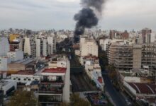 Photo of Incendio en un edificio en Almagro: los bomberos debieron evacuaron a los vecinos
