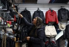 Photo of Boom de importaciones amenaza a la industria textil: casi el 70% del consumo de ropa ya proviene del exterior