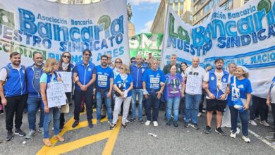 Photo of Bancarios acordaron un nuevo aumento: a cuánto asciende el salario mínimo